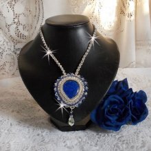 Blue Nile necklace embroidered with a Lapis Lazuli pear cabochon and Swarovski crystals